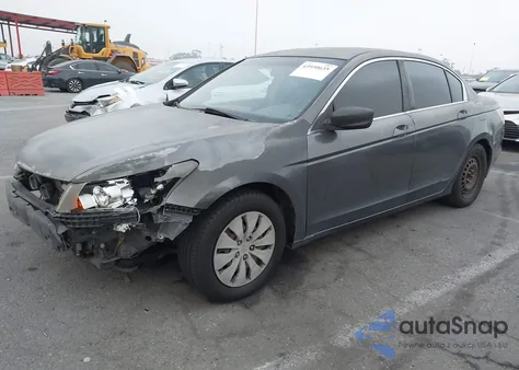 2009 Honda Accord 2.4 Lx z USA, uszkodzony, nr VIN JHMCP26329C002932